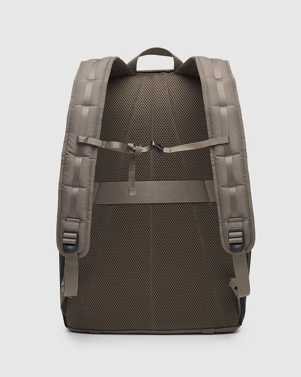 Bayview 25L Backpack - Image 2