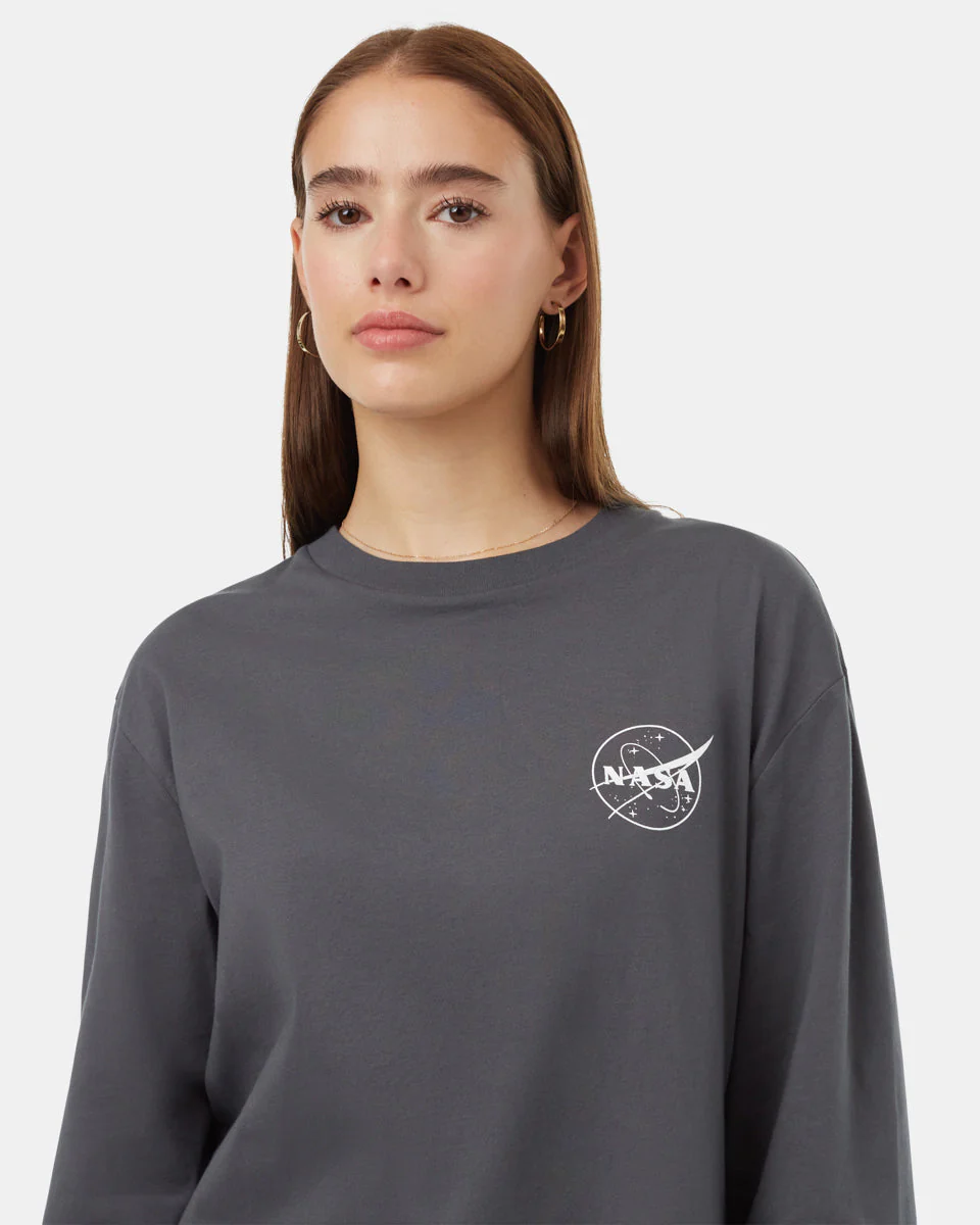 Ungendered Earth Rise Longsleeve - Image 6