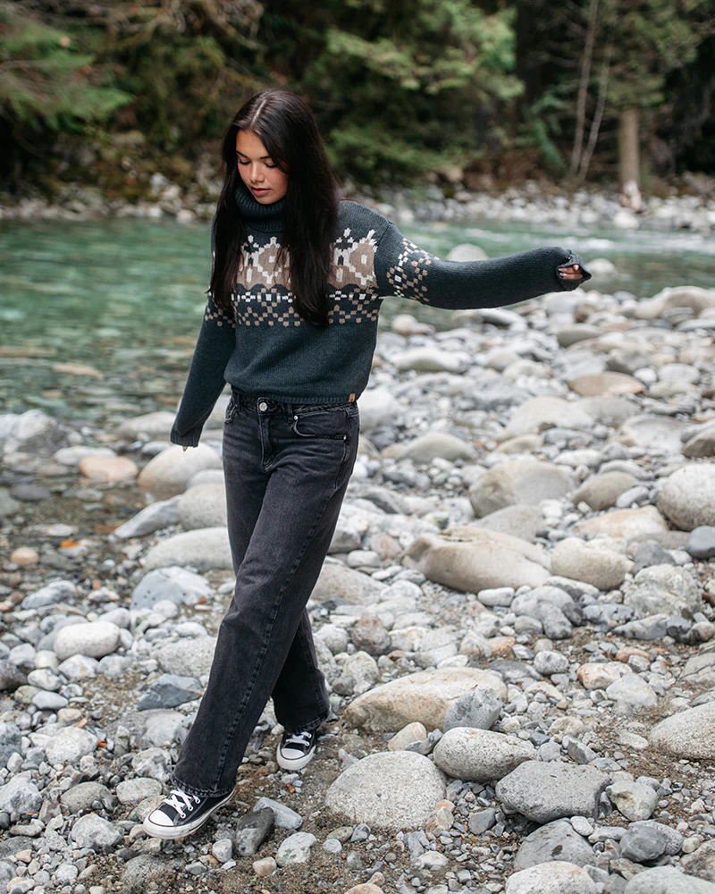 Moray Sweater - Image 6